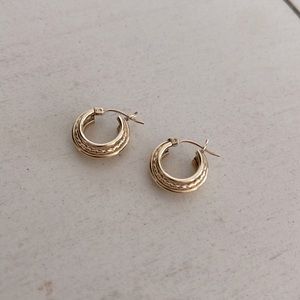 14K gold Huggies